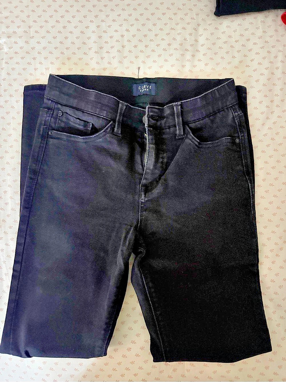 Curve Skinny Jeans in Black Size 4/27 Like New